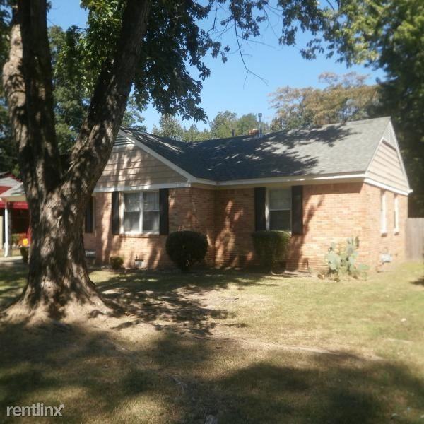 3138 Cromwell Ave - Photo 3 of 4