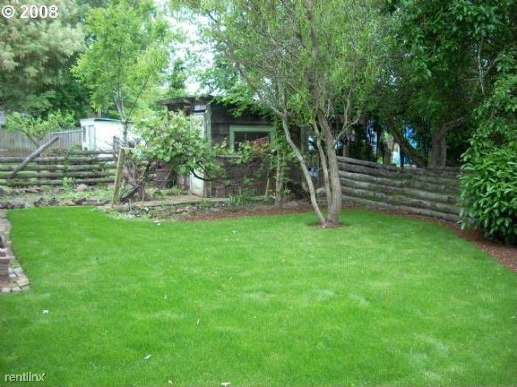 3565 5th St - Photo 2 of 7