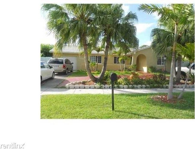 13361 SW 46th St - Photo 2 of 10