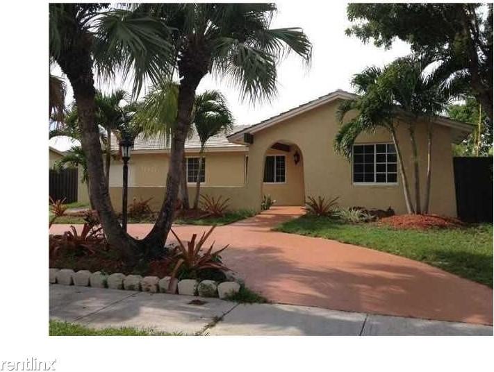 13361 SW 46th St - Photo 3 of 10