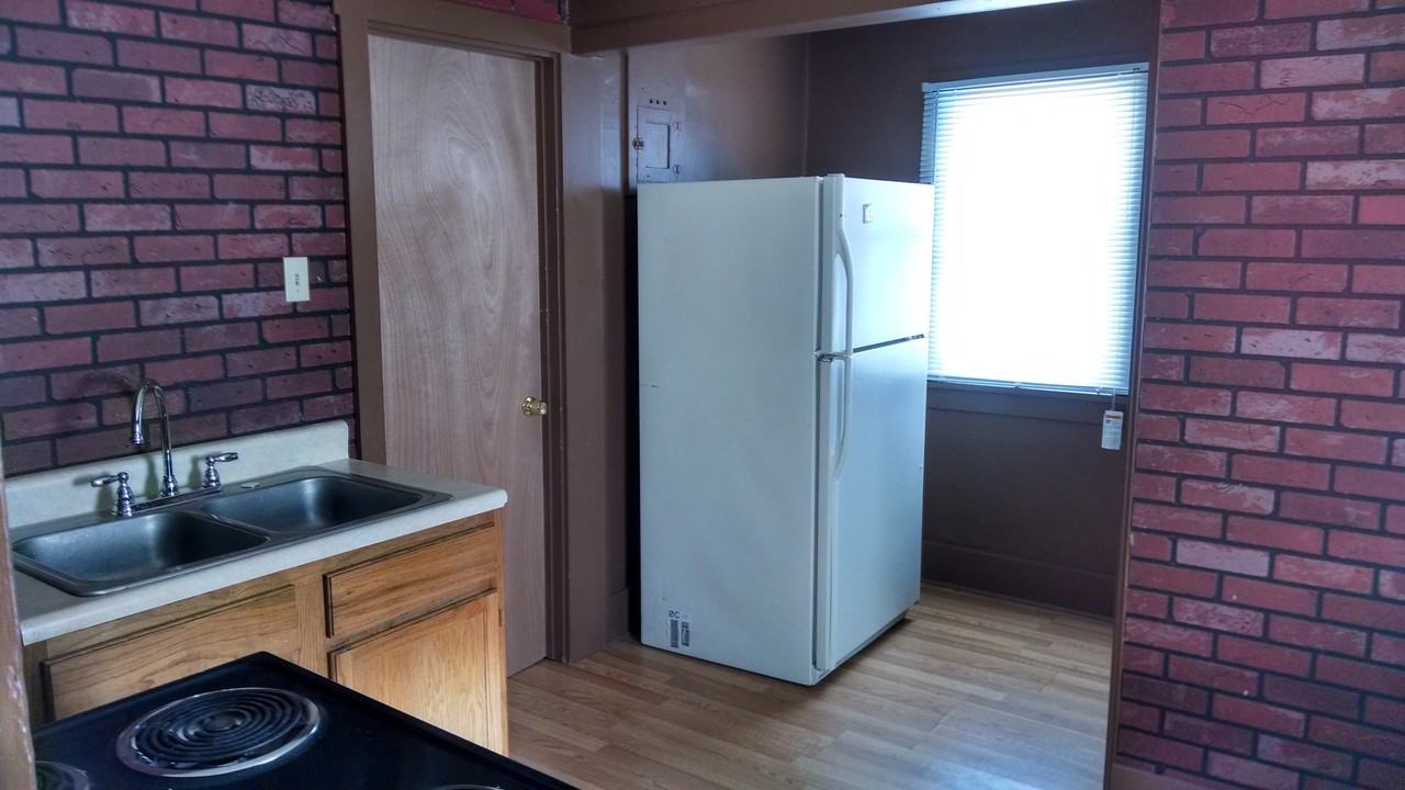 4705 N 41st St - Photo 2 of 7