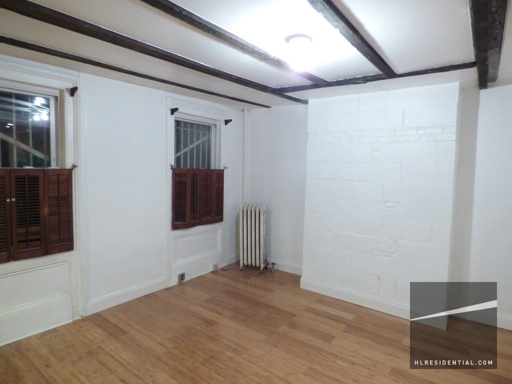 356 Dean St #1stFL - Photo 2 of 7