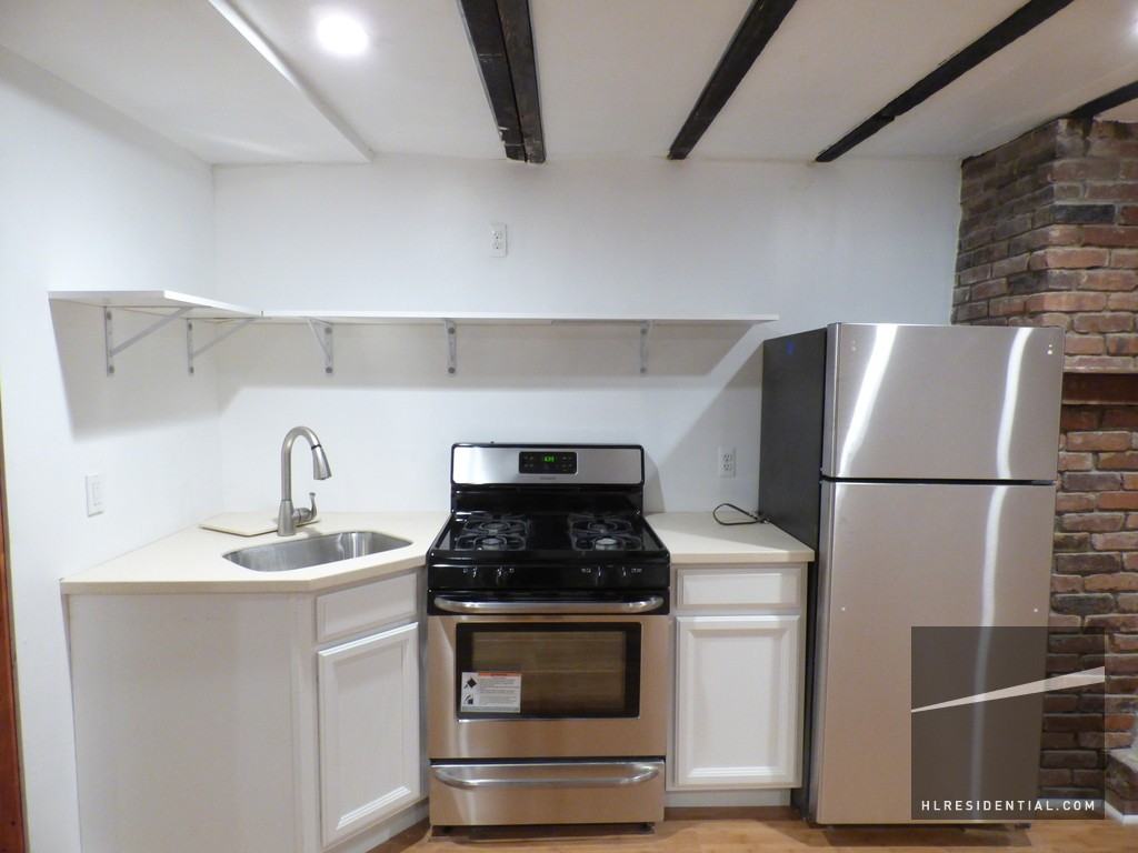 356 Dean St #1stFL - Photo 3 of 7