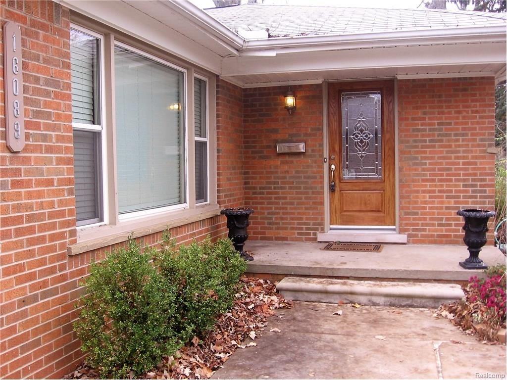 16089 Birwood Ave - Photo 2 of 26