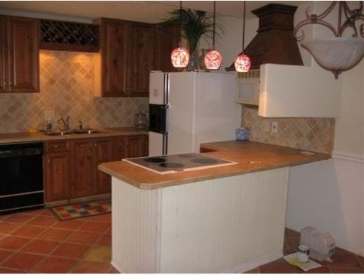 3227 Gardens E Dr #C - Photo 3 of 8