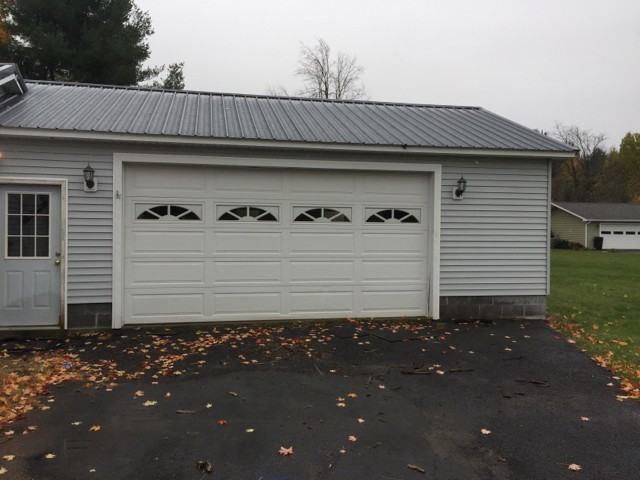 216 Maple St - Photo 2 of 15