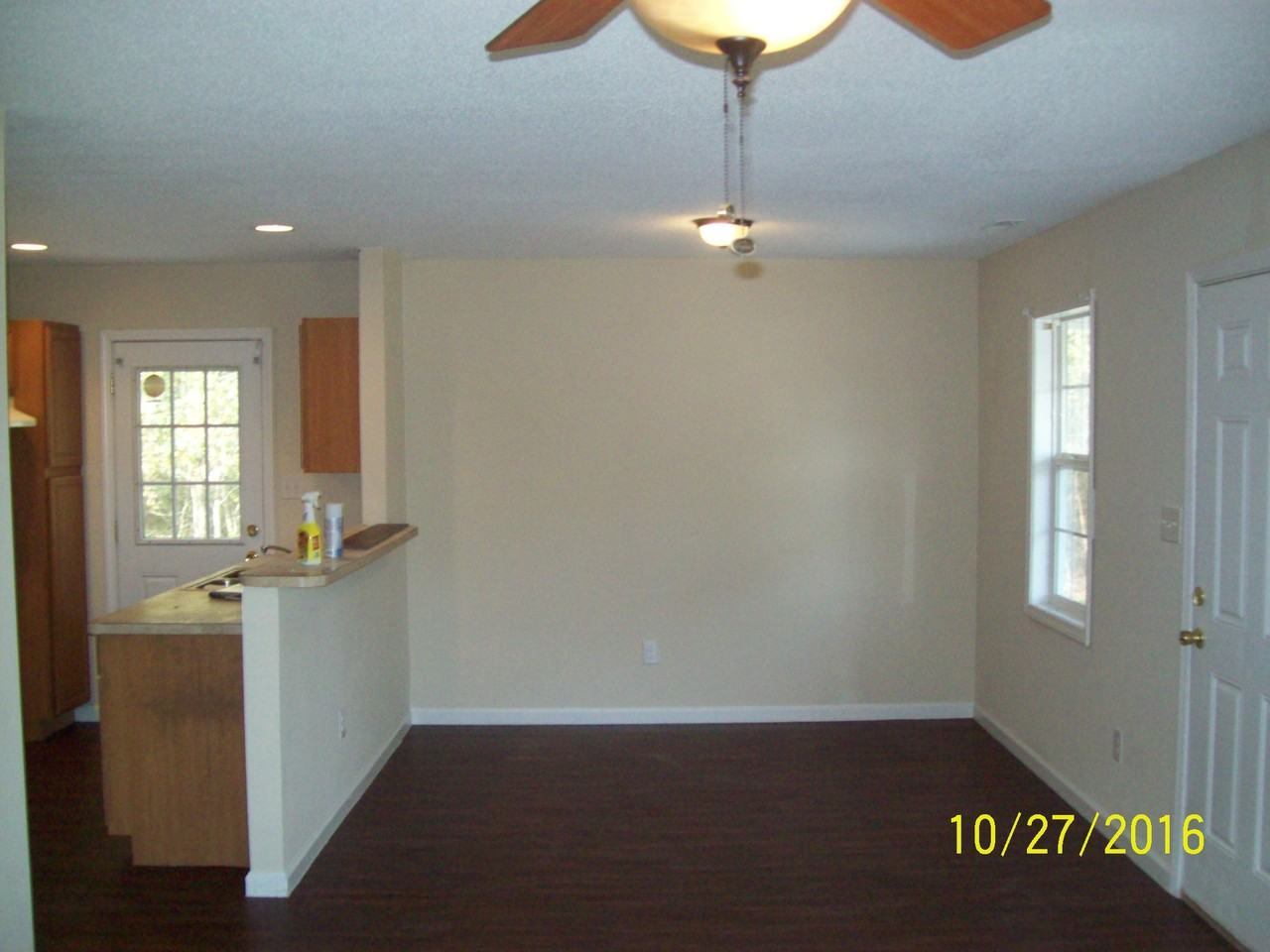 1029 Burton St - Photo 3 of 8