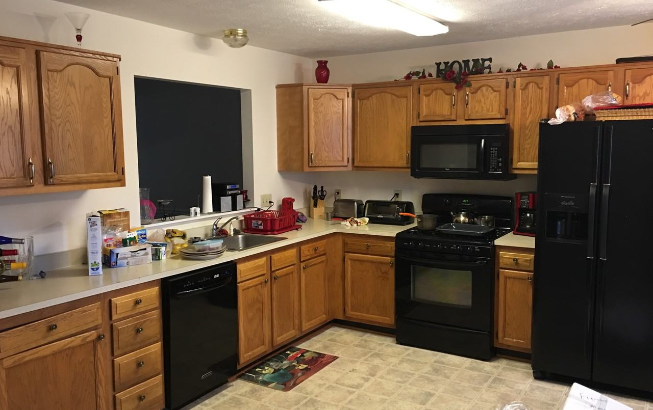 106 Sterling Ct - Photo 2 of 16