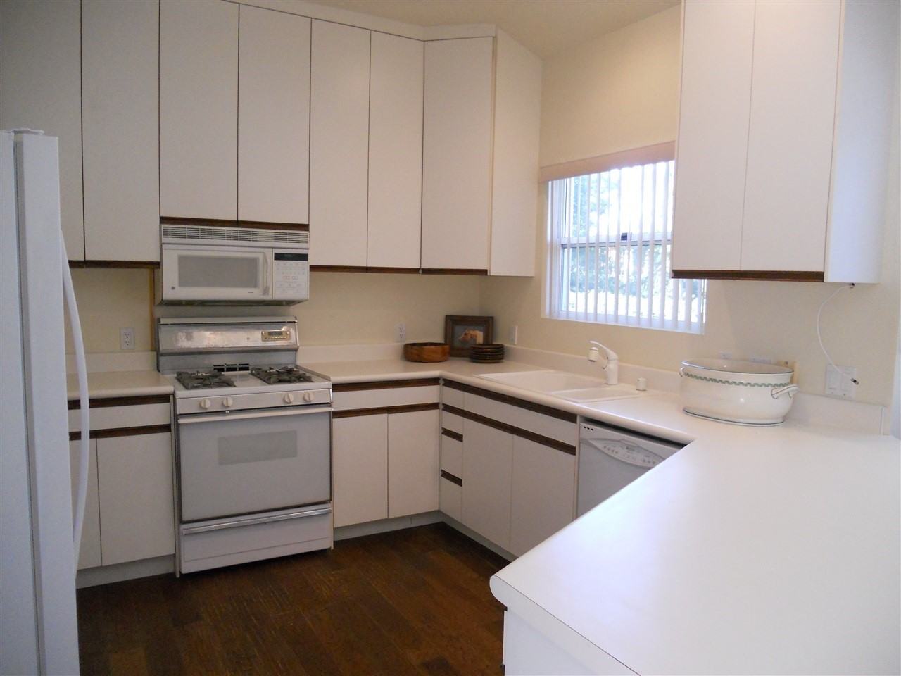 6821 La Valle Plateada - Photo 3 of 22