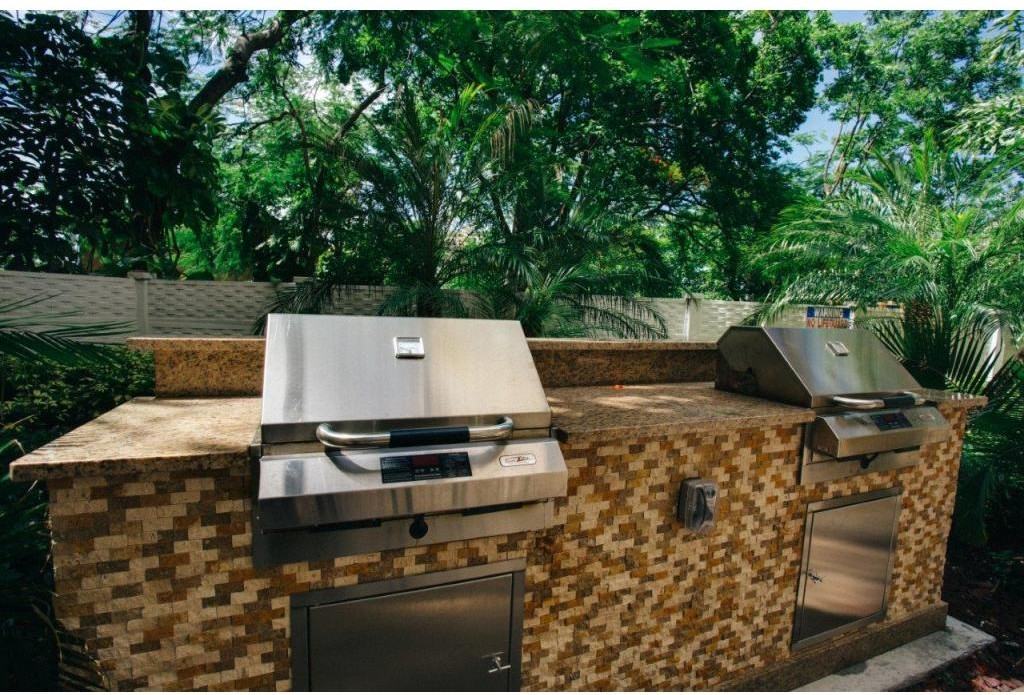 Somerset Tower - Photo 3 of 20