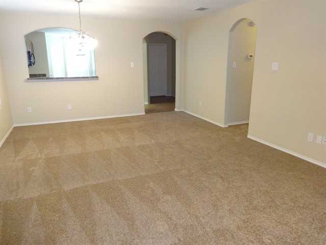 205 Arrowhead Dr - Photo 3 of 8