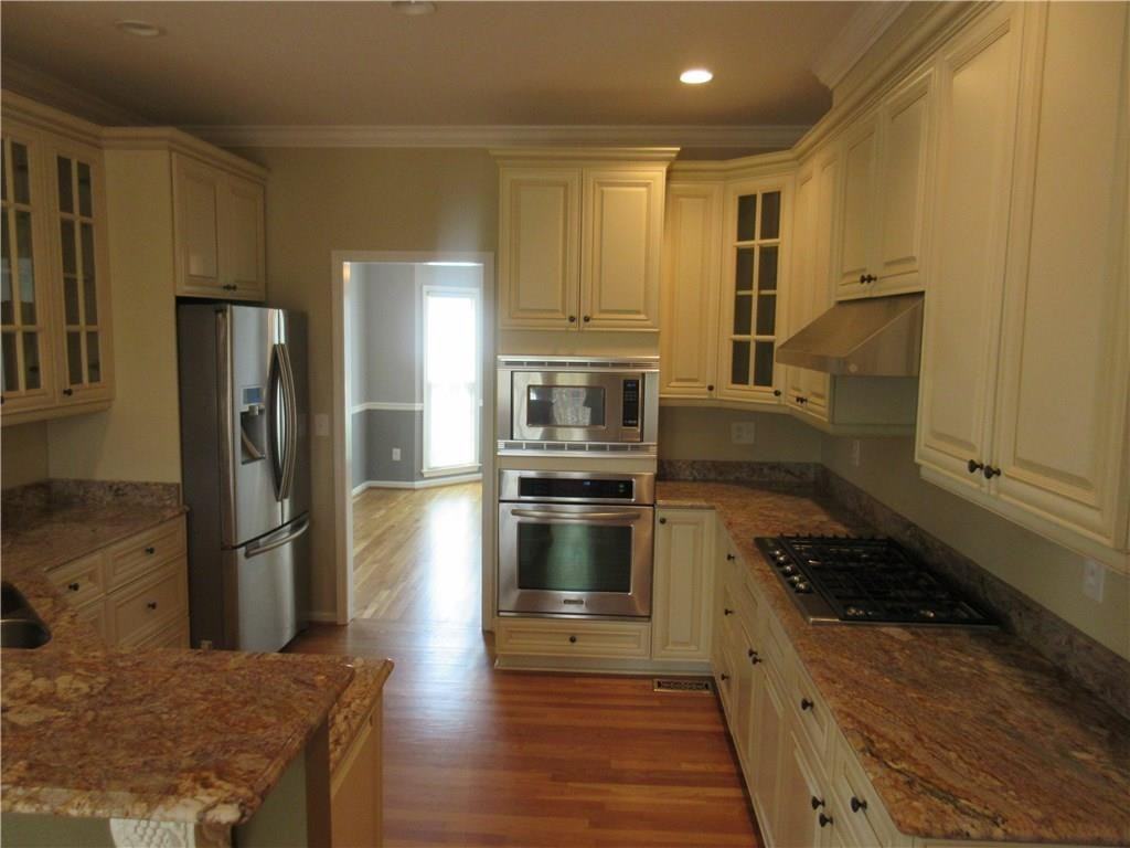 5145 Harbour Ridge Dr - Photo 3 of 32