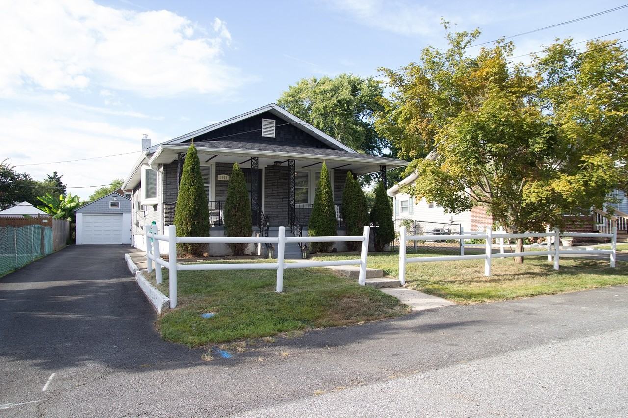 1028 Randall Avenue - Photo 3 of 18