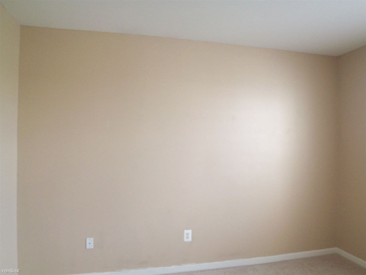 21222 McFadden Square - Photo 3 of 14