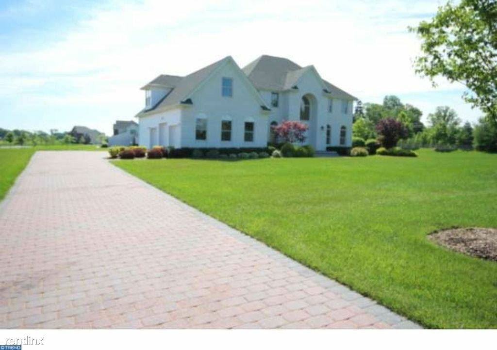 2 Lauren Lane - Photo 2 of 10