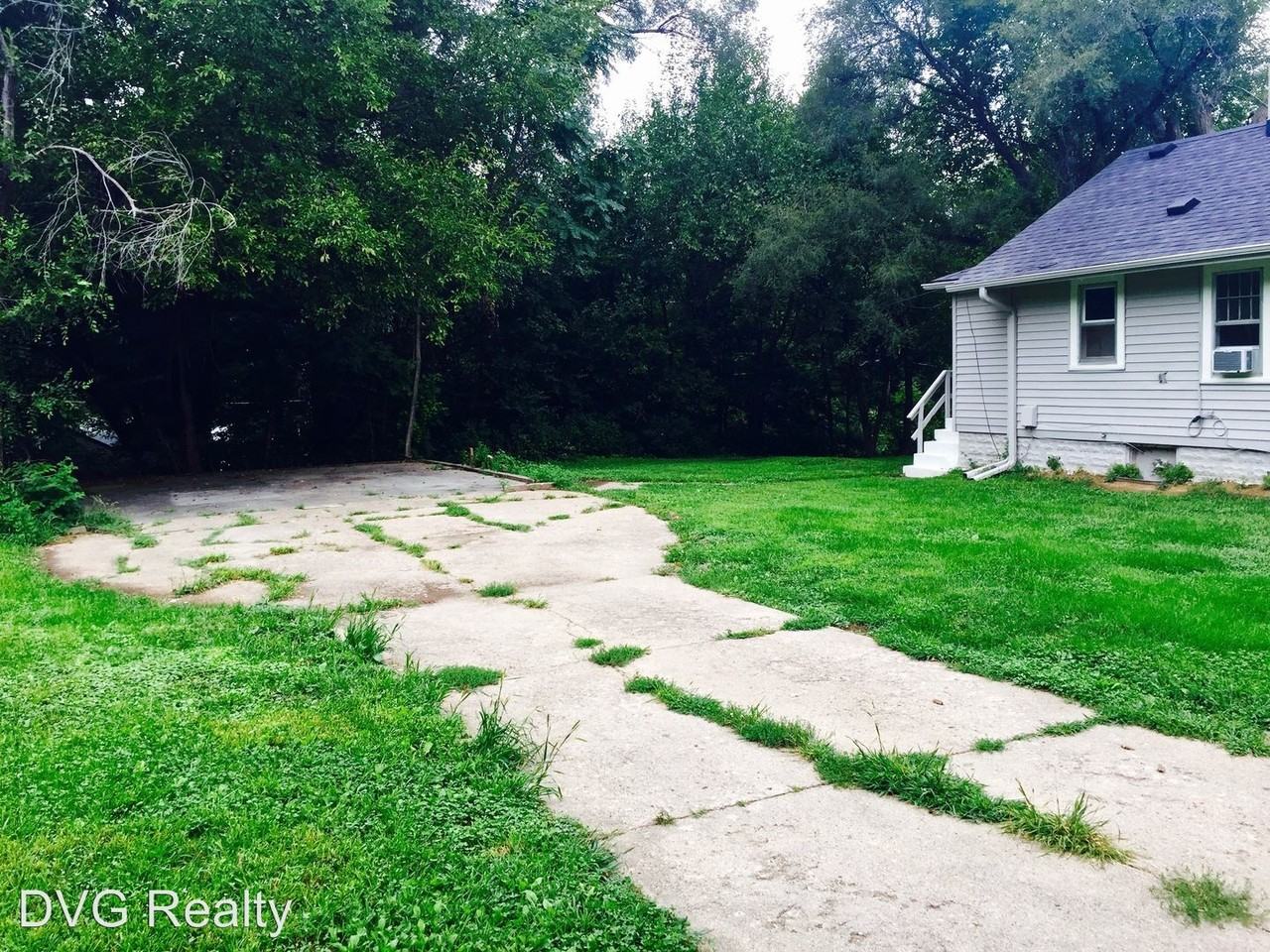3722 N 42nd St - Photo 2 of 15