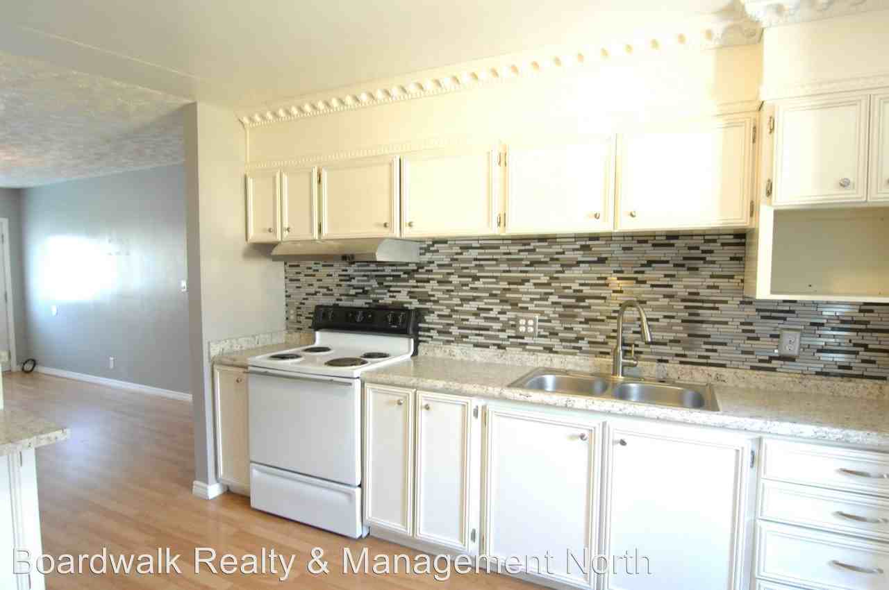 672 1000 N St - Photo 2 of 22