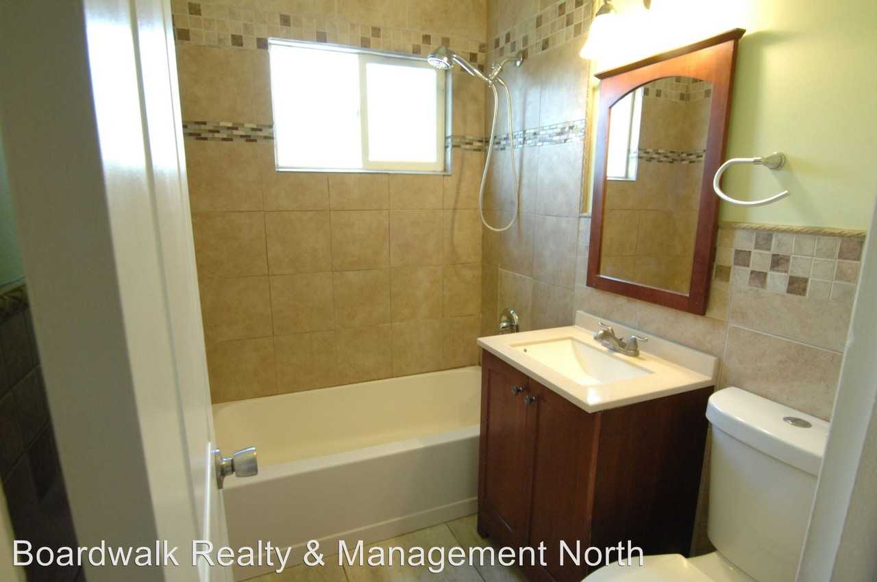 672 1000 N St - Photo 3 of 22