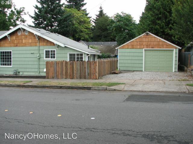 2115 Lincoln Ave - Photo 2 of 16