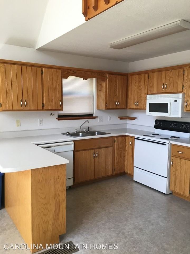 272 Boyd Ridge Dr - Photo 2 of 11