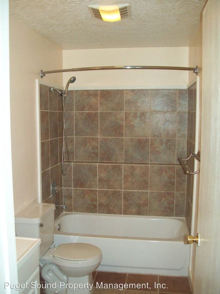 6485 NE Bell St - Photo 2 of 5