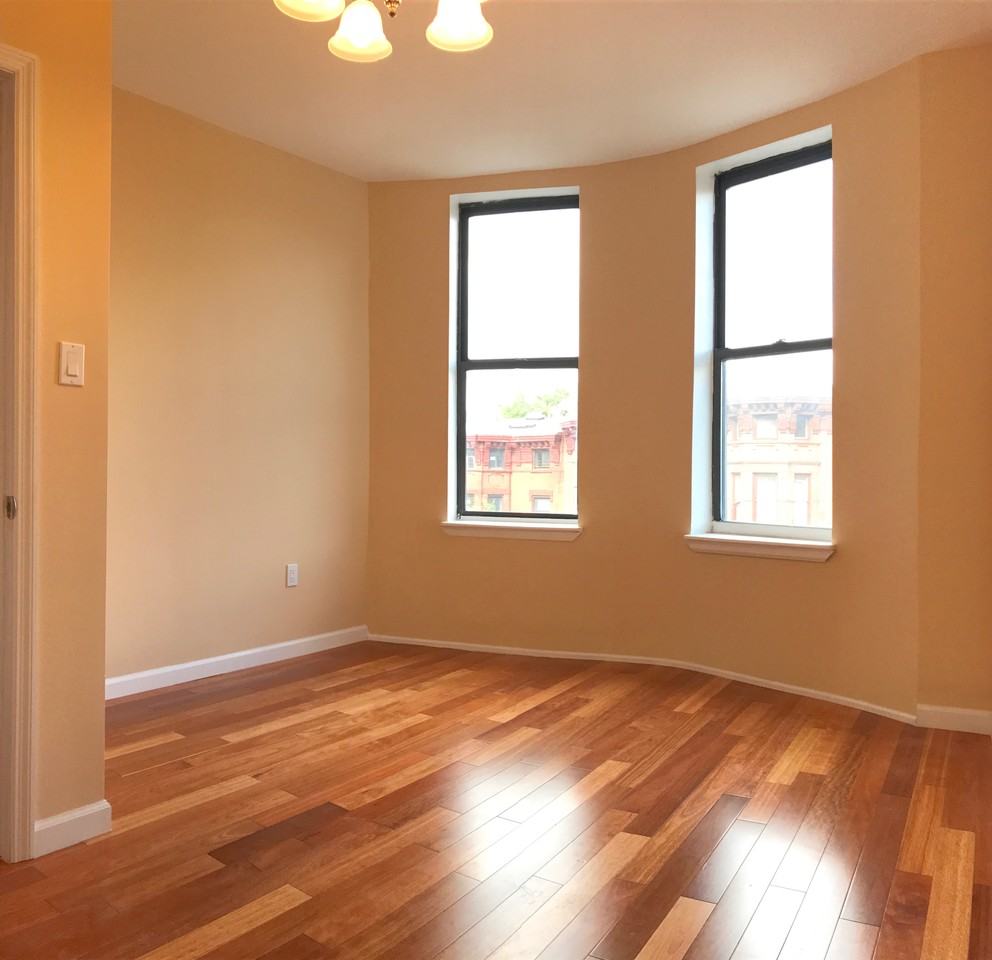 439 49th St #3L - Photo 2 of 7