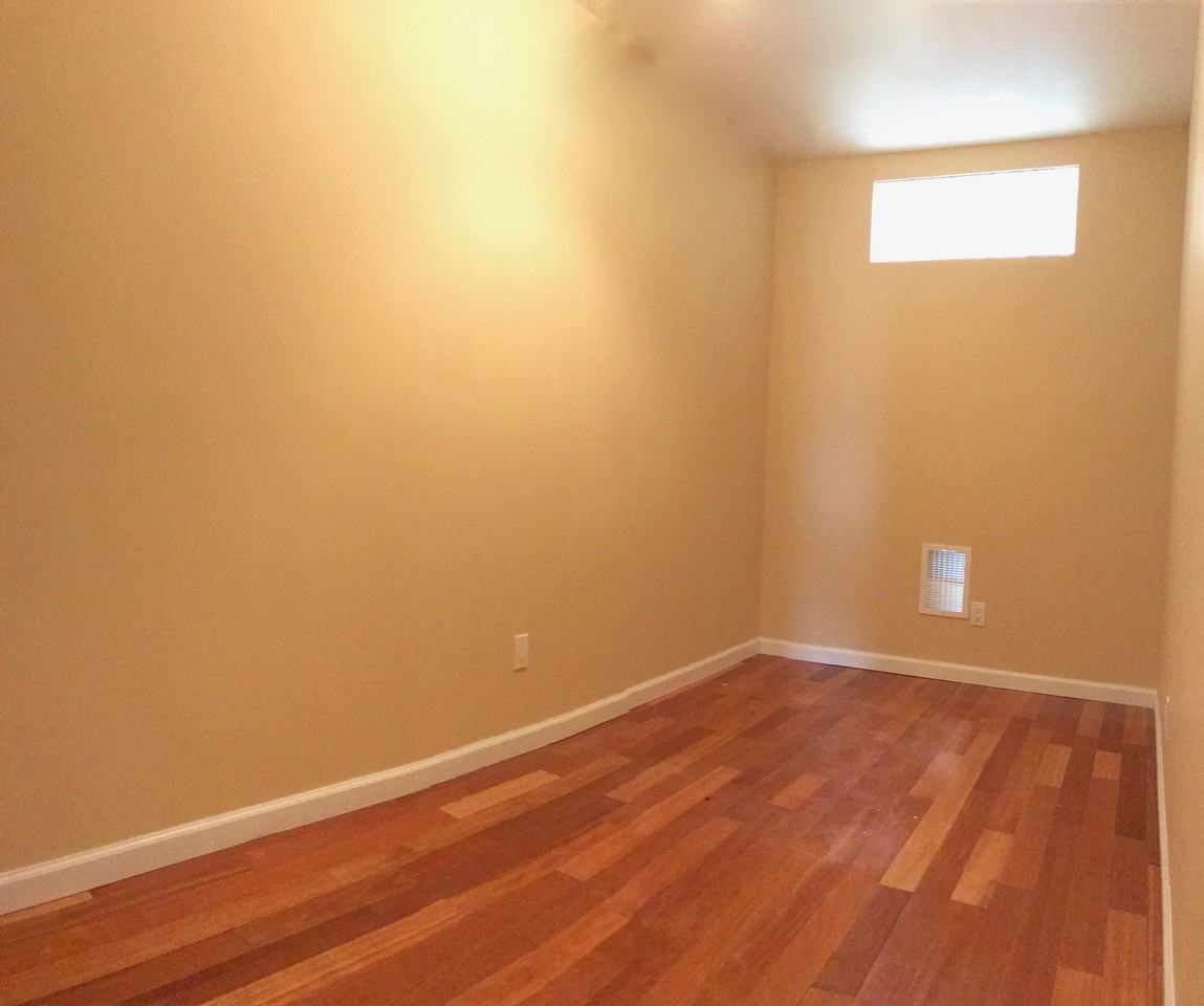 439 49th St #3L - Photo 3 of 7