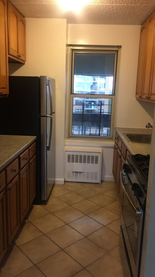 2045 Story Avenue 7A - Photo 3 of 3