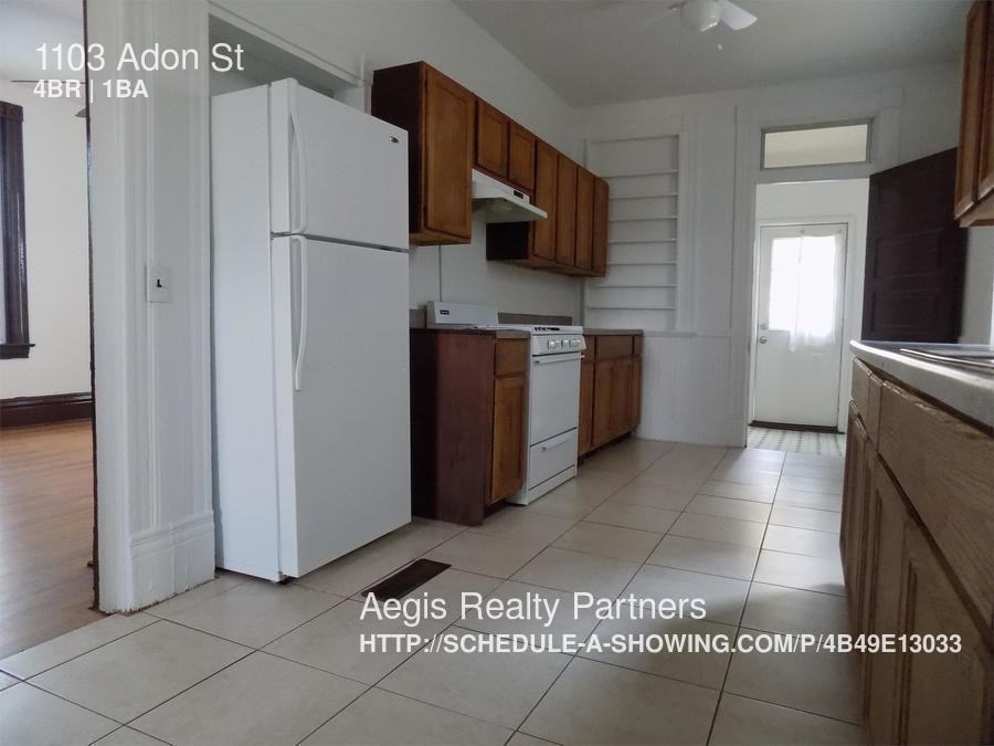1103 Adon St - Photo 2 of 20