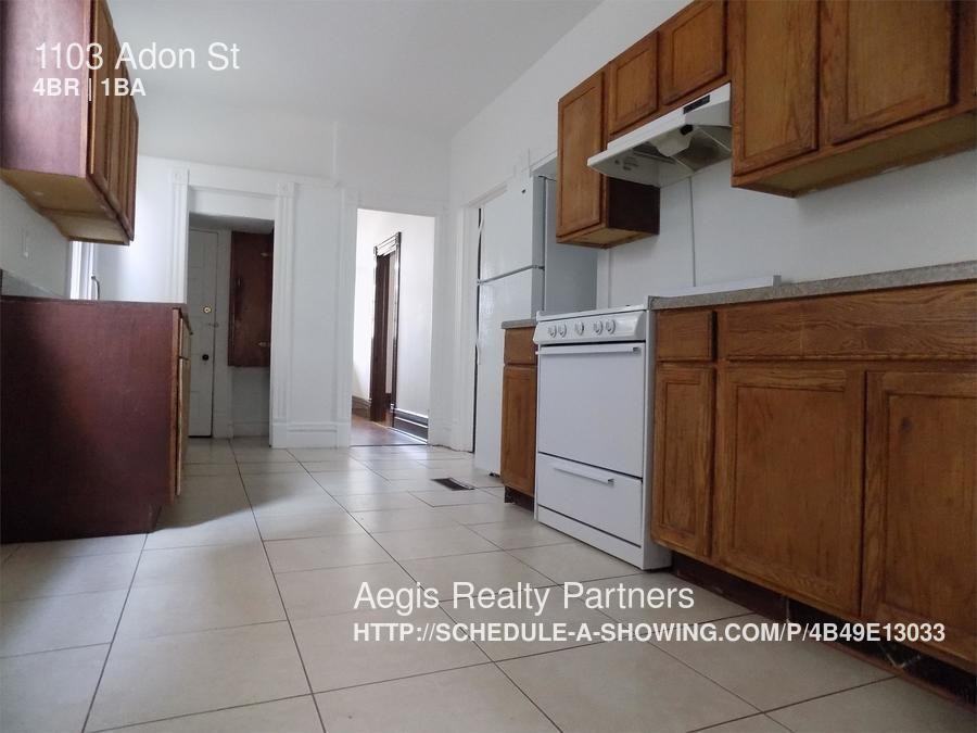 1103 Adon St - Photo 3 of 20