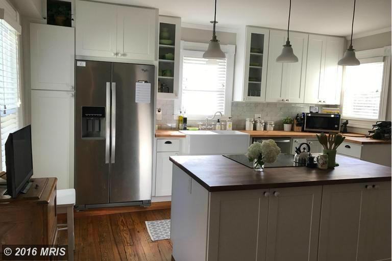 201 1st St - Photo 3 of 13