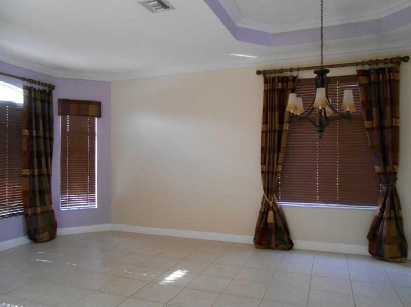 6228 SW 194th Ave - Photo 3 of 6