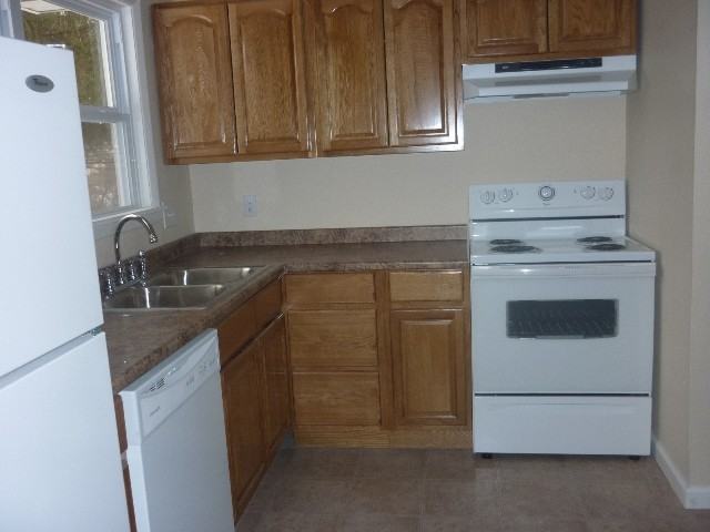 4594 Dundee Ave - Photo 2 of 10