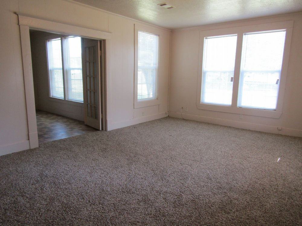 1408 Cottonwood Ave - Photo 2 of 9