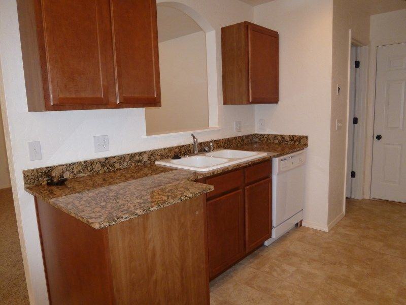 521 Lupine St - Photo 3 of 6