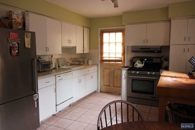 122 Upper Lakeview Ave - Photo 2 of 13