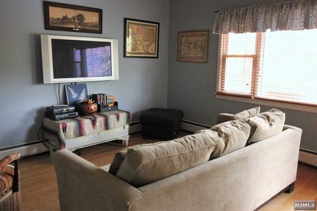 122 Upper Lakeview Ave - Photo 3 of 13
