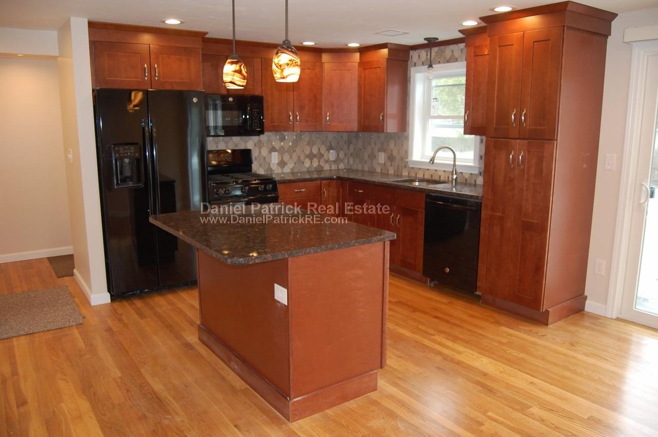 301 Cox St - Photo 2 of 20