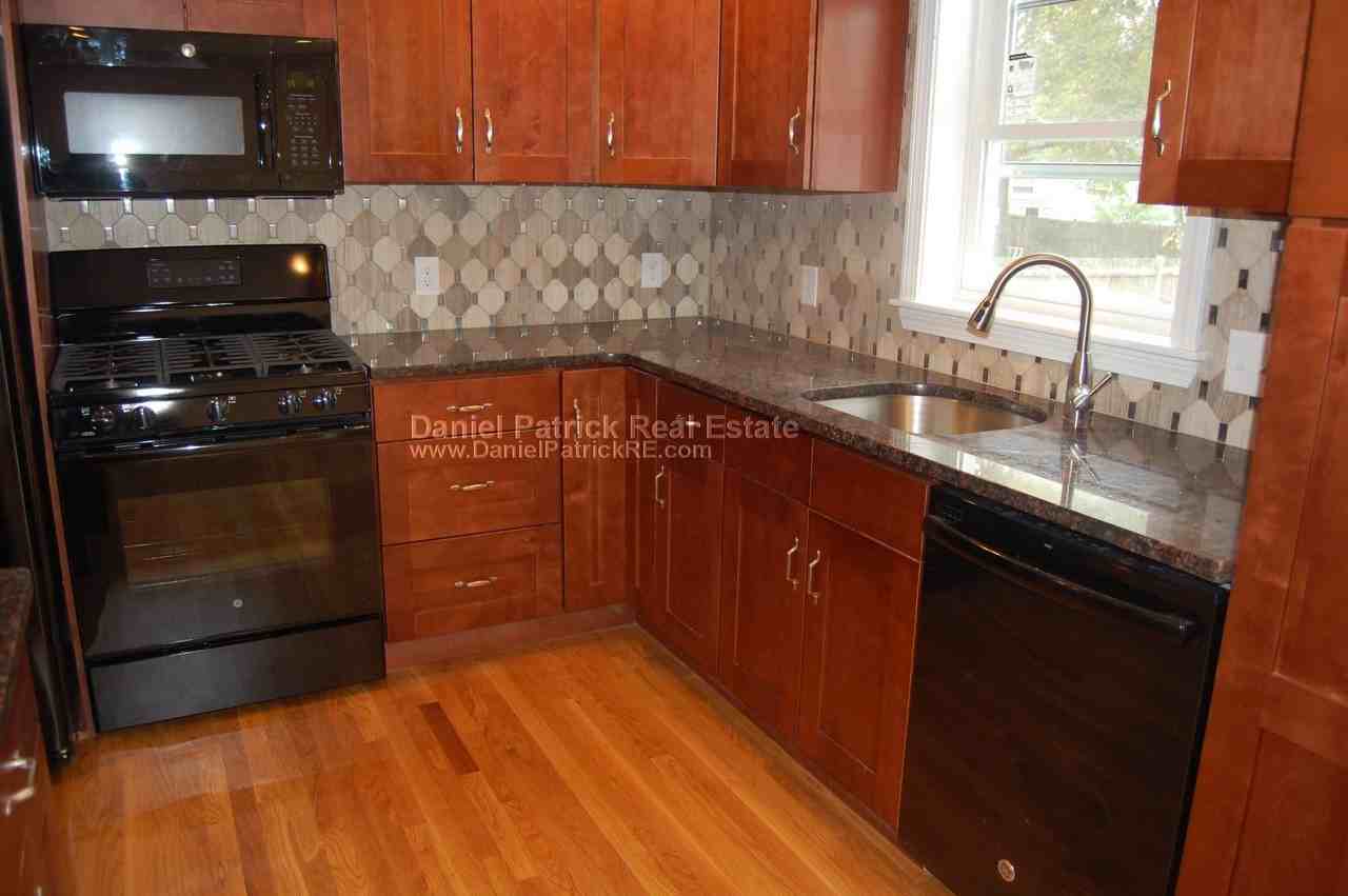 301 Cox St - Photo 3 of 20