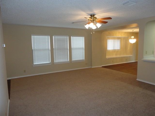 2127 Fox Meadow Dr - Photo 2 of 13