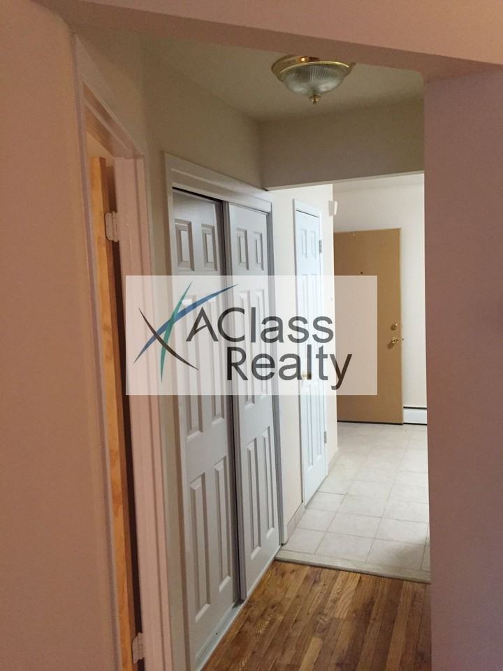 23-15 37th Street - Photo 3 of 8