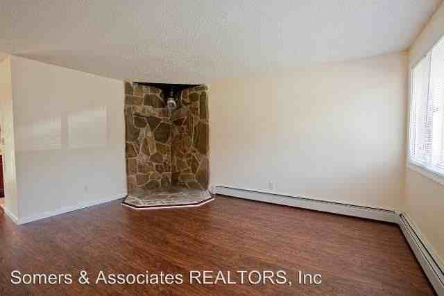 942 Ridgetop Rd - Photo 2 of 17