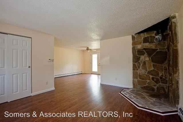 942 Ridgetop Rd - Photo 3 of 17