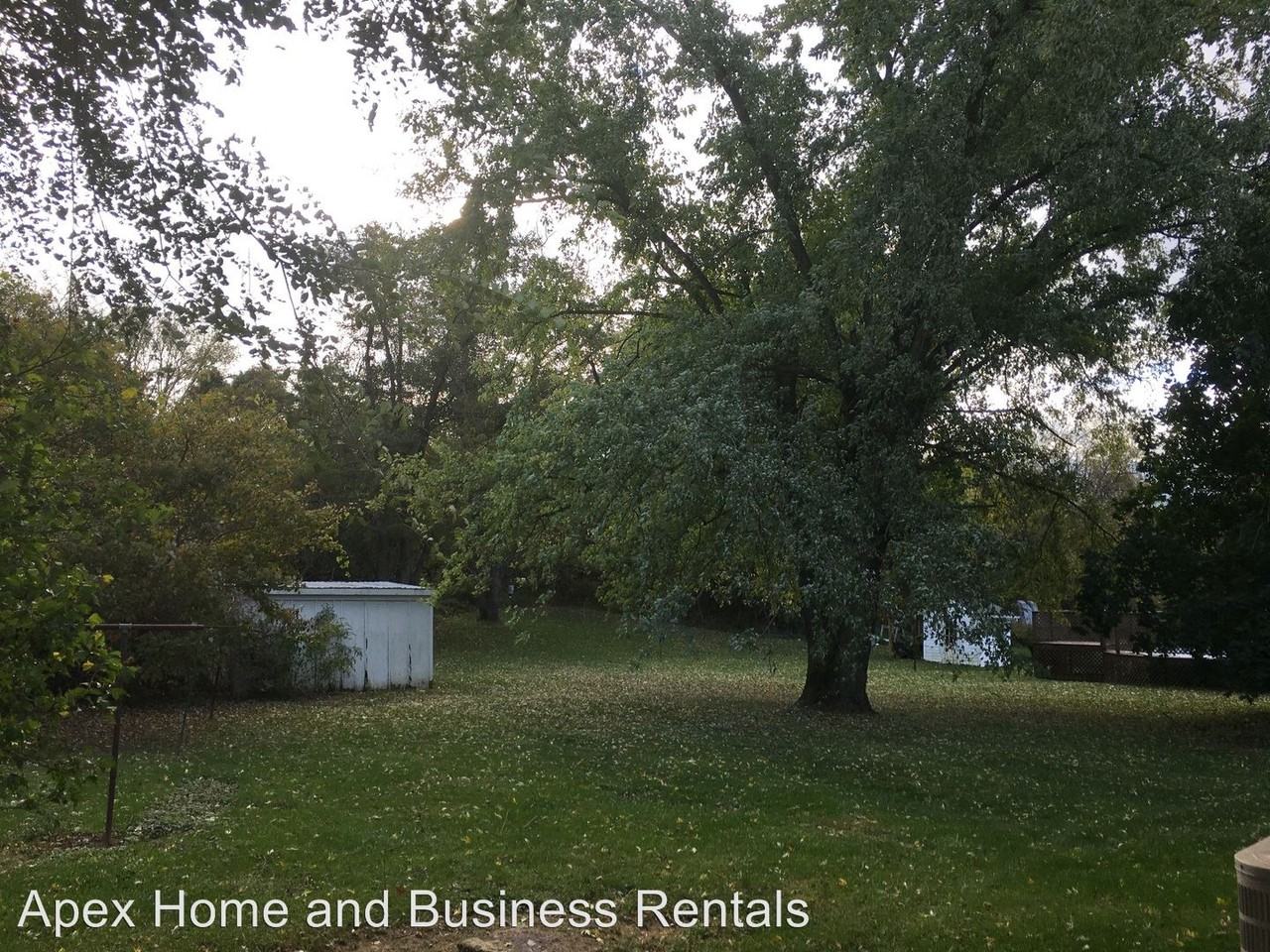 696 Shepherdstown Pike - Photo 3 of 9