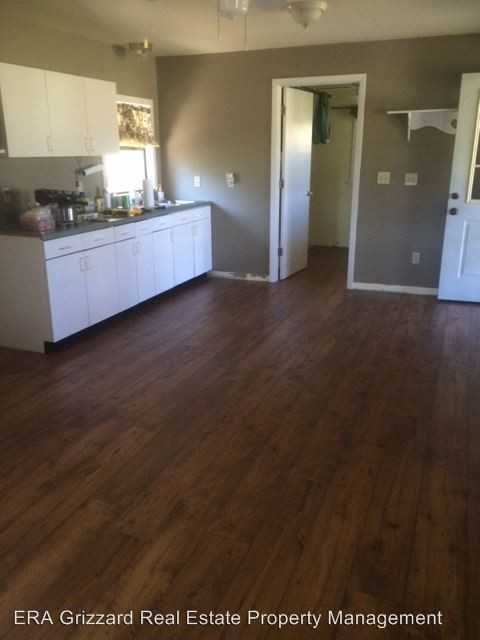 11900 Rocking Horse Ln - Photo 2 of 7