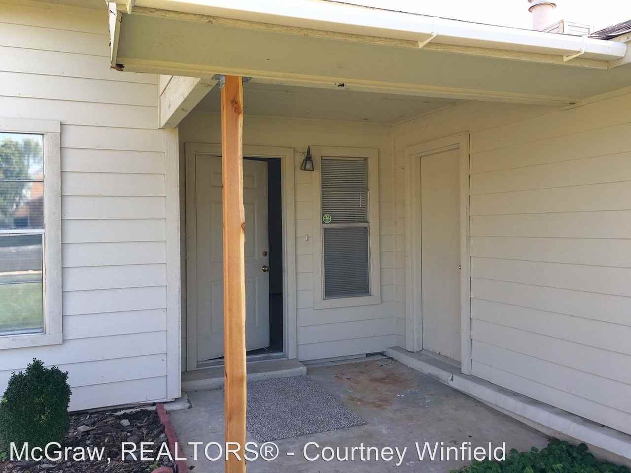 1611 N Hickory Ave - Photo 2 of 30