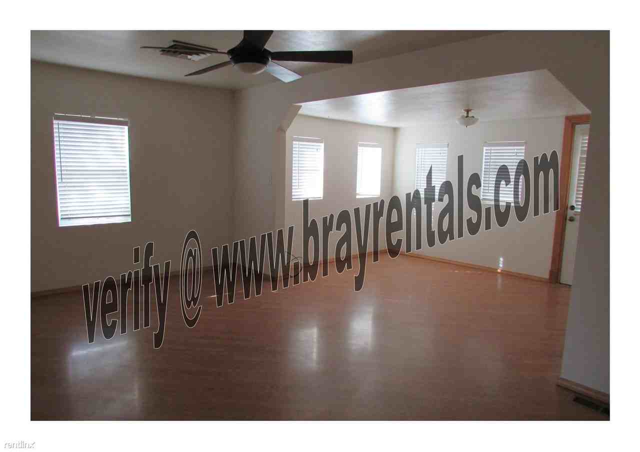 1646 Dolores St - Photo 3 of 11