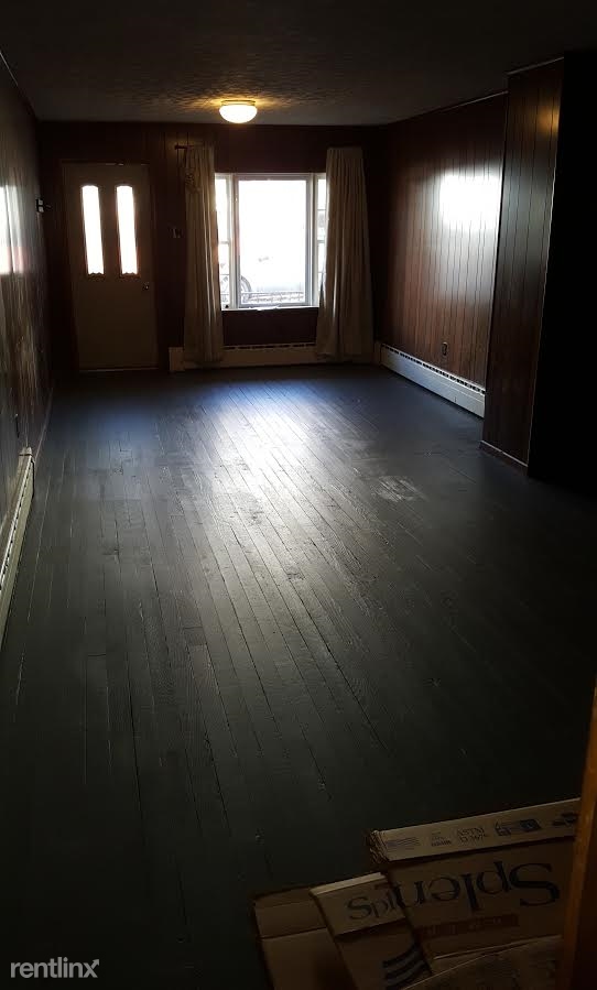 532 E Market St - Photo 3 of 7