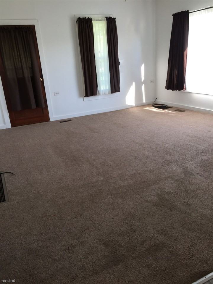 9356 Coman - Photo 3 of 9