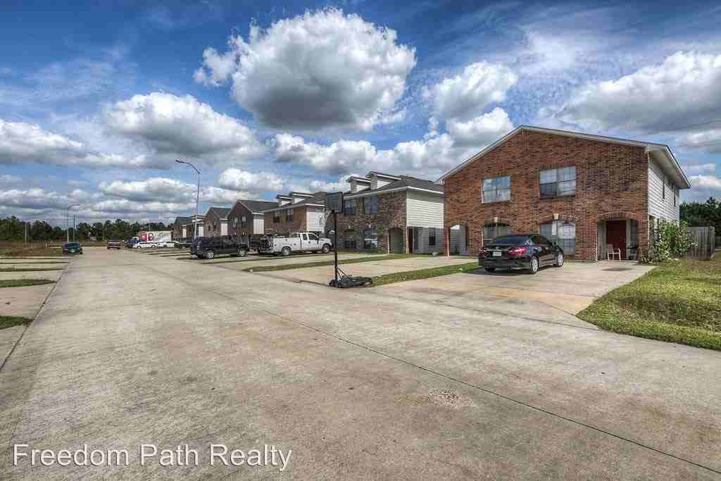 10602 Pine Landing Dr - Photo 2 of 23